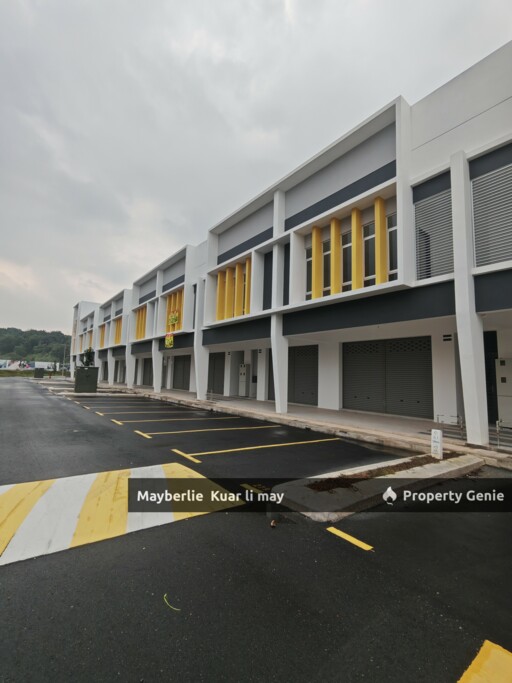 Acacia Park BTP Rm18k Coner Shop for Rent