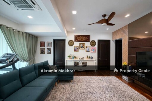 Freehold, Renovated & Partially Furnished | Double Storey Bungalow Saujana Villa, Kajang