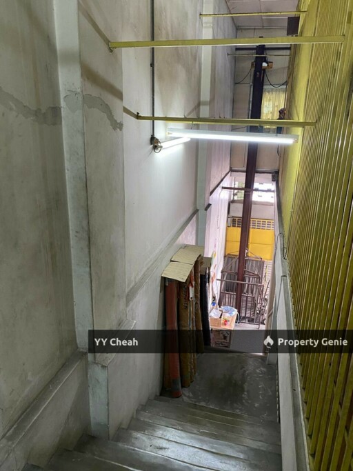 Ipoh Town 二奶巷 2 Storey End Lot Shop for Sale 20x100 For Sale, Freehold