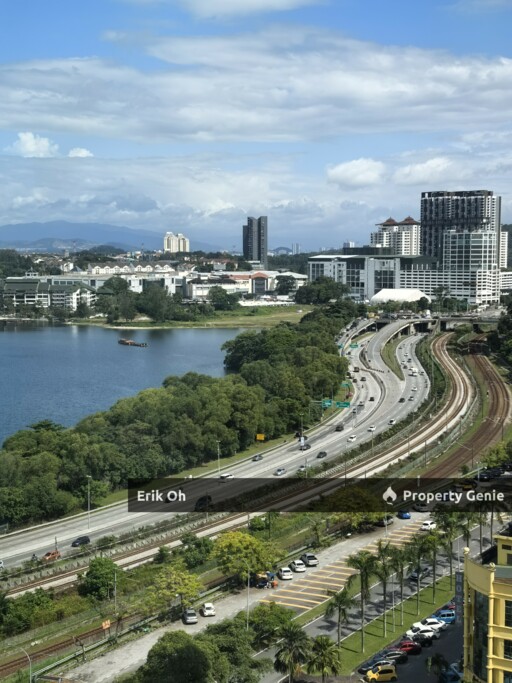 East Lake Residence Seri Kembangan for Sale Partial Furnish Comfort Living by the Lake, Next to MRT & UPM