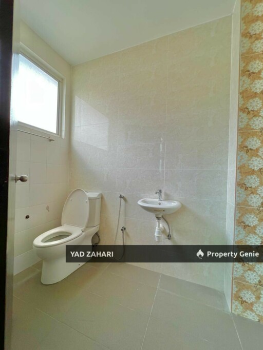Kemuning Residence, Shah Alam | Bungalow 6 Bedrooms | RM1.35M - Partly Furnished and Nearby Surau