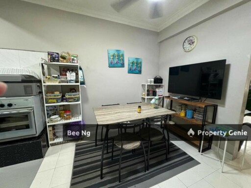 Taman Sri Pulai Perdana / 2 Storey Terrace 18x65 / Good Condition / Full Loan / Cash Back