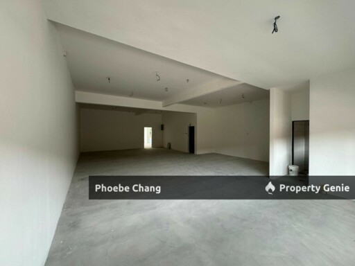 IPOH BERCHAM BIG SIZE 30'x70' 2 STOREY SHOPLOT OPEN FOR SALE