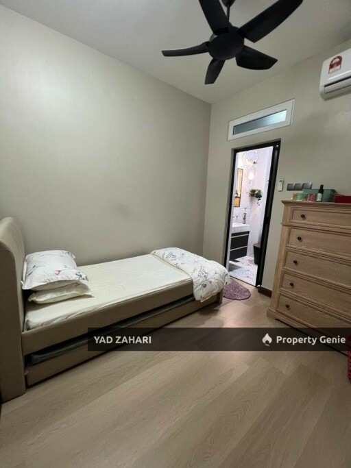Taman Impian Sutera 2, Seksyen 30 Shah Alam | 2-Storey Semi-D 5 Bedrooms | RM1.1M - Partial Furnished, Renovated and Near Masjid