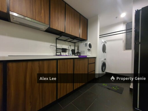 BIG size 1055 sqft with 3 bedrooms unit Opposite Velocity Mall to Sell Below Market Price with carpark