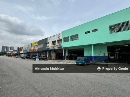 1.5 Storey Terrace Factory, facing main road @ Hicom Glenmarie