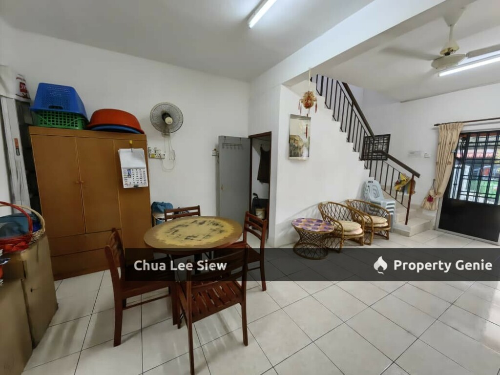 🏡MEDIUM COST HOUSE FOR SALE📍 JALAN BESTARI 25