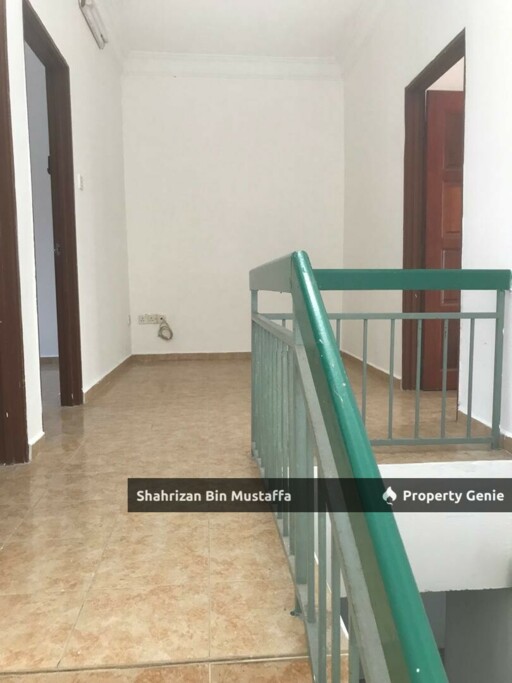 International Lot, Taman Banang Height, Batu Pahat, Johor.