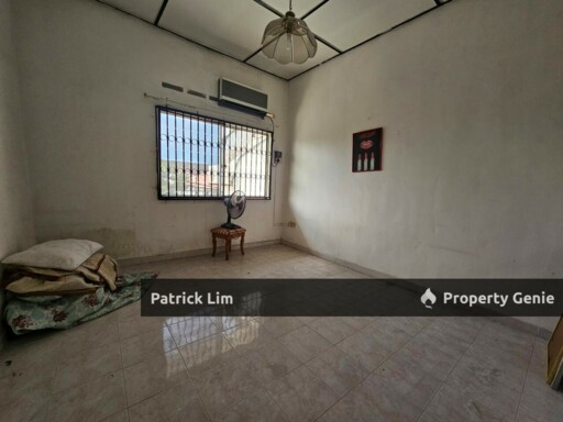 FREEHOLD Semi-D @ Bukit Beruang | 3,200 sqft | Only RM698K