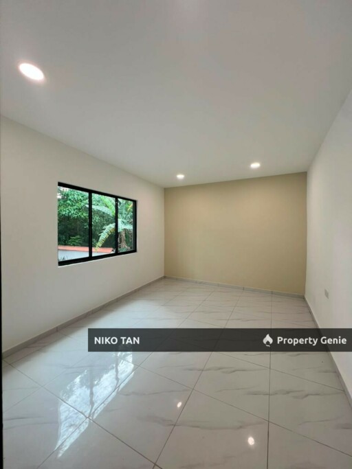[PRIME AREA]2Storey Semi-D Jalan Abdul Samad For Sale