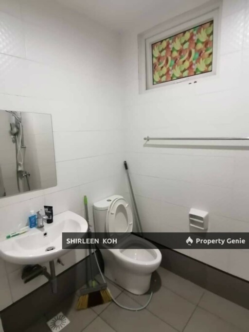 Room for Rent at Season Luxury Apartment @ Larkin