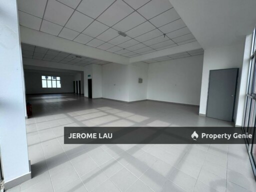 Triple Storey Shop Lot Ground Floor