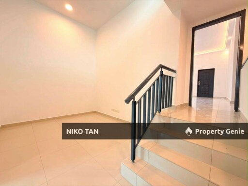 Jalan Maya Horizon Hill 2Stry Fully Renovated & Extended Canal Garden For Sale