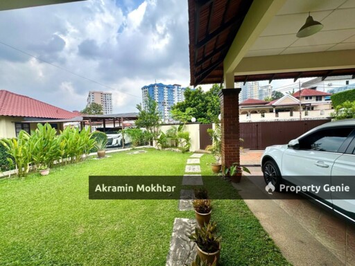 Freehold & Nice Garden | Double Storey Bungalow Kampung Tunku SS1, Petaling Jaya