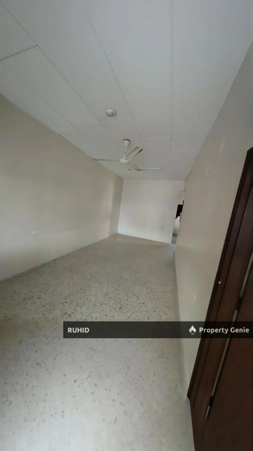 Taman Daya Single Storey Terrace Corner Lot with Extra Land  FOR SALE  Taman Daya, Johor Bahru [CORNER LOT] SINGLE STOREY TERRACE HOUSE   SELLING PRICE : RM680,000    PROPERTY DETAILS  LOCATION : Jala