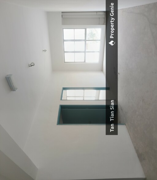 (S047) Apartment for Sale @ Pulau Melaka Good location murah cheap pool seaside garden good low cost