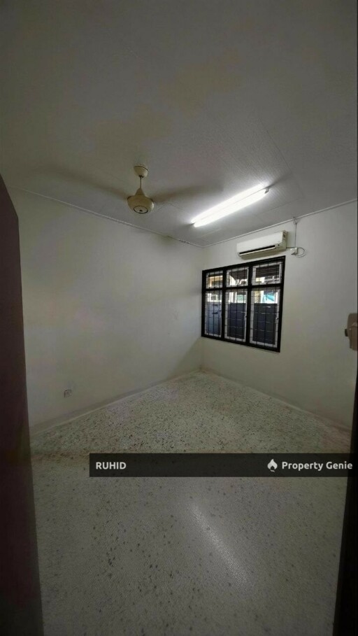 Taman Daya Single Storey Terrace Corner Lot with Extra Land  FOR SALE  Taman Daya, Johor Bahru [CORNER LOT] SINGLE STOREY TERRACE HOUSE   SELLING PRICE : RM680,000    PROPERTY DETAILS  LOCATION : Jala