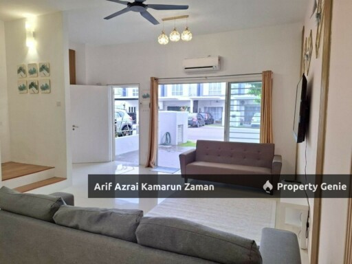 [Newly Renovated & Fully Furnished] Double Storey Terrace House @ Casa Green, Cybersouth | 3 Bedrooms | 3 Bathrooms | 1,545 sqft | RM3,200