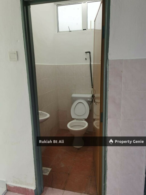 SIngle Storey Taman Kerisi near Seremban 2