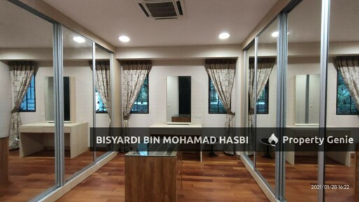 RENOVATED 3 STOREY CORNER LOT SEMI DETACHED, LAKEHILL VILLAS, BANDAR BARU BANGI, BANGI .