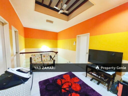 Taman Bukit Subang, Shah Alam | 2-Storey Terrace 4 Bedrooms | RM650K - Fully Extended and Partial Furnished