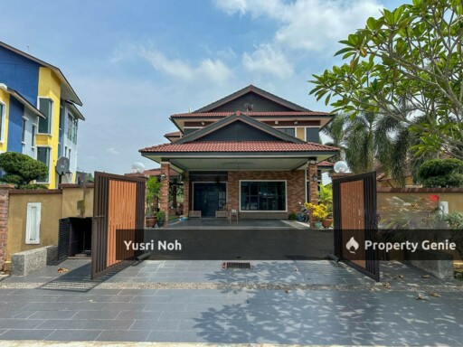 HUGE LAND 2.5 Storey Bungalow Putra Hill Residency Bandar Seri Putra Bangi