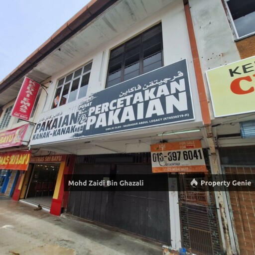 Kedai 2 tingkat pekan Jelawat