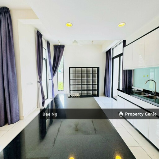 Avira Medini Iskandar @ 2 Storey Garden Terrace Corner Lot