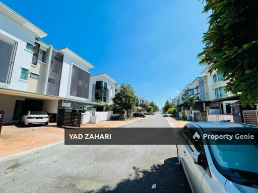 Bukit Jelutong Heights, Shah Alam | 3-Storey Semi-D 7 6+1 Rooms | RM1.68M - Next To Guthrie & NKVE Highway, Privacy Environment and with Extra Land