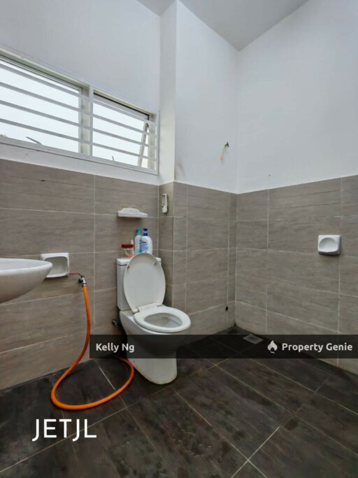 Double Sty House At Taman Saga Klang For Sale