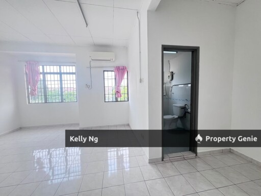 Double Sty Good Condition House At Bandar Puteri Klang Sale