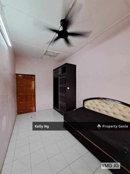 Double Sty Renovated House At Klang Utama For Rent