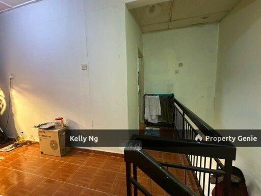 Double Sty House Partly Furnished At Bukit Tinggi 1 Klang For Rent