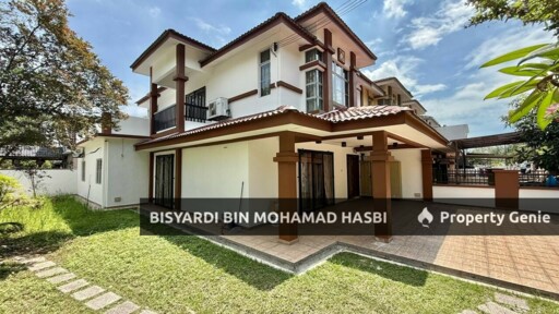 Facing Open Corner Lot Renovated Double Storey Taman Putra Prima, Puchong.