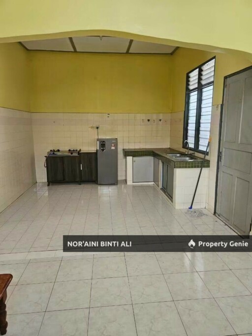 SEMI D SETINGKAT KG BARU KERTEH — UNTUK DIJUAL!