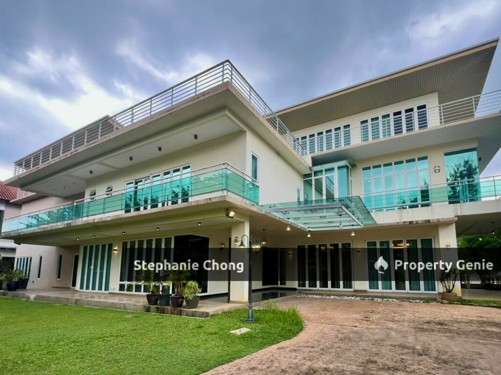 2.5 Storey Bungalow House @ Kota Kemuning Hill For SALE