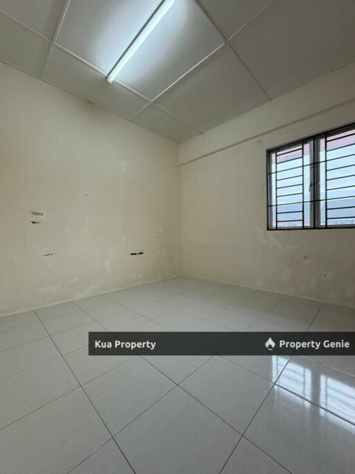 Double Storey Terrace Intermediate for Sale! Located at Stakan Jaya