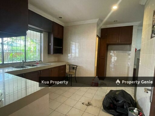 Double storey Semi Detached house For Sale! Located at 3rd mile