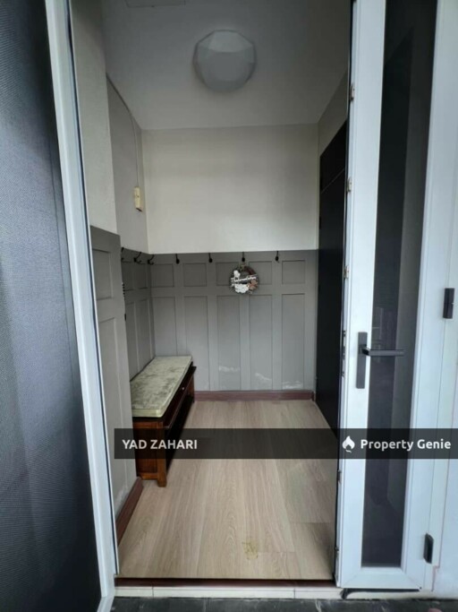 Taman Impian Sutera 2, Seksyen 30 Shah Alam | 2-Storey Semi-D 5 Bedrooms | RM1.1M - Partial Furnished, Renovated and Near Masjid