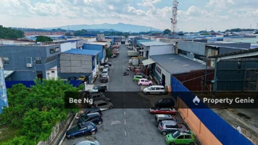 Taman Universiti / 1.5 storey Factory 25x80 / facing main road / unblock