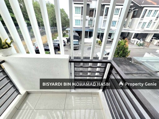 Corner Lot Renovated 3 Storey Terrace Superlink Tiara South, Setia Eco Hill, Semenyih.