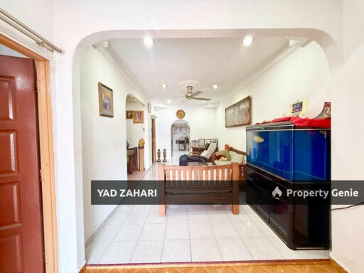 Seksyen 17, Shah Alam | 1-Storey Terrace 3 Bedrooms | RM430K - Fully Extended, Renovated and Facing North
