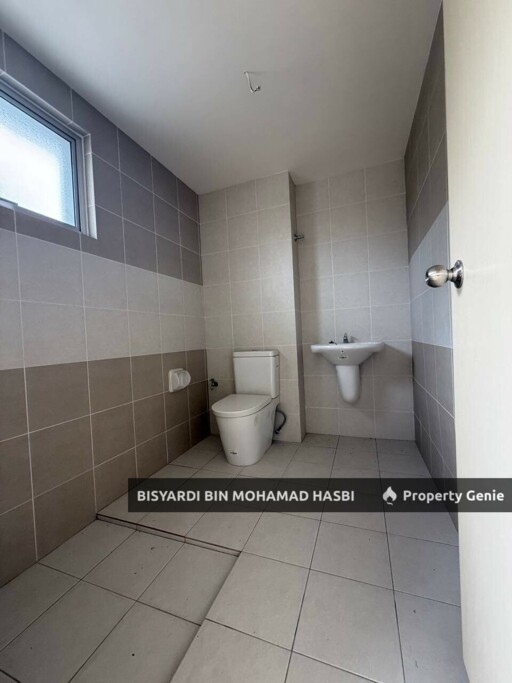 Facing Open 2 Storey Terrace House @ Albury 2, Lenggeng, Mantin. (Gated & Guarded)