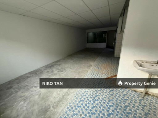 Jalan Glasiar Double Storey Shoplot Taman Tasek For Rent
