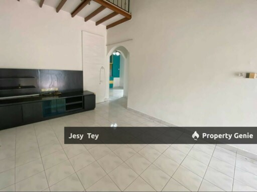 Taman Molek 1.5 Storey Corner Terrace House Rent