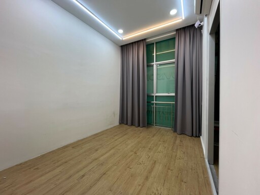 Bandar Uda Utama 2nd Floor Office For Rent