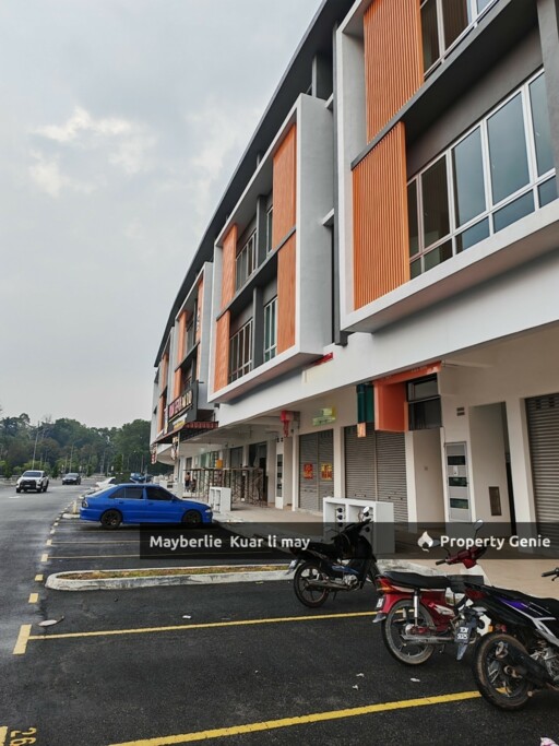 Bandar Tasik Puteri RM1.95Mil (ROI5.17%)3 Storey Shop For Sale