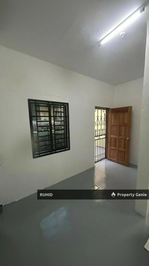 Jalan Ledang, Taman Bukit Tiram - DOUBLE STOREY TERRACE HOUSE