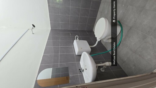 Jalan Gambang Semi-D Corner For Sale
