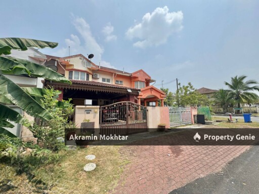 Facing Open & Partially Furnished | Double Storey Jalan Platinum Seksyen 7, Shah Alam
